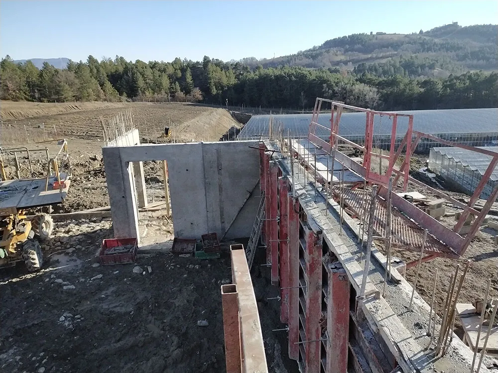 Banches et passerelles de sécurité sur voiles en béton armé à Upaix