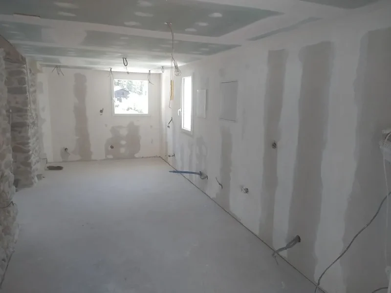 Isolation intérieure en laine de roche et pose de placo, rénovation énergétique